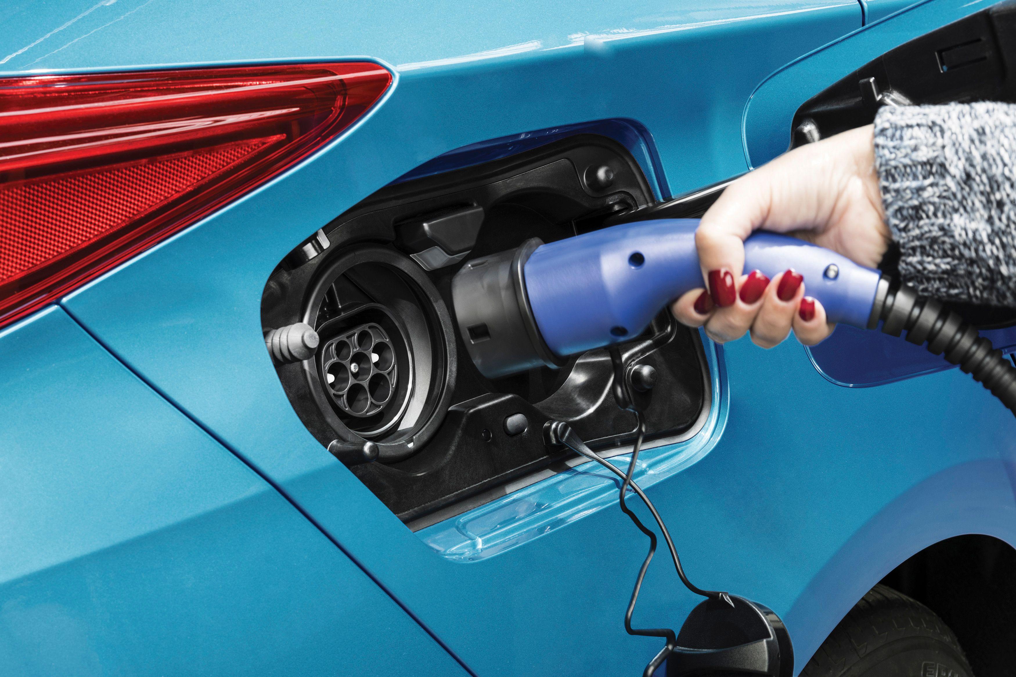 Elekroauto wird geladen