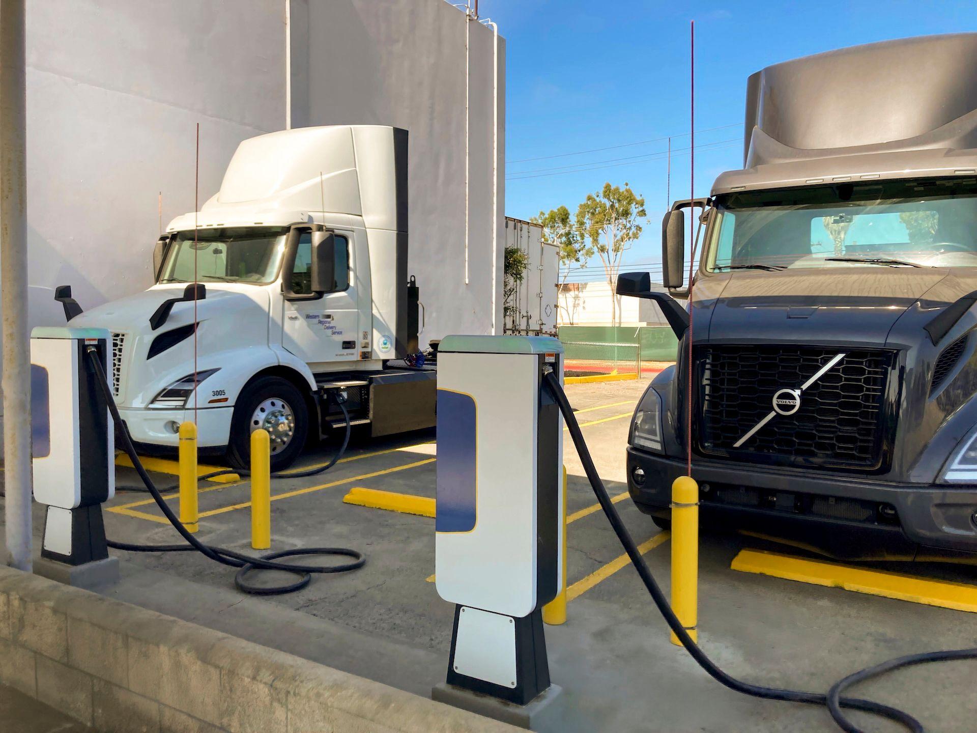 EV Heavy duty semi trucks charing with ChargePilot at WRDS in California