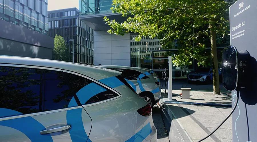 Elektroauto wird geladen