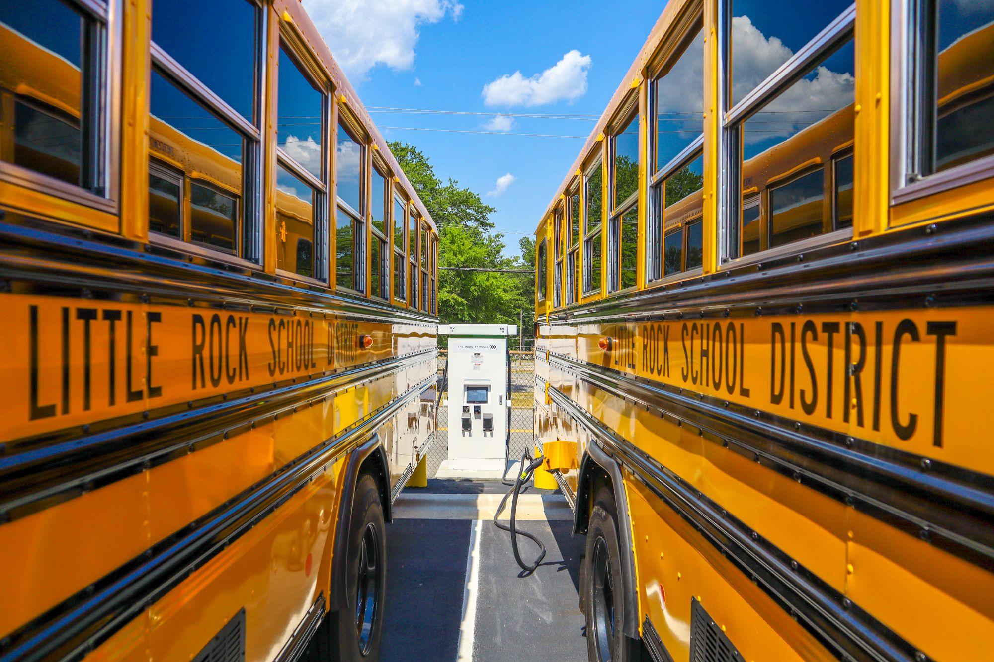 Little Rock School District Resilient EV Bus Charging