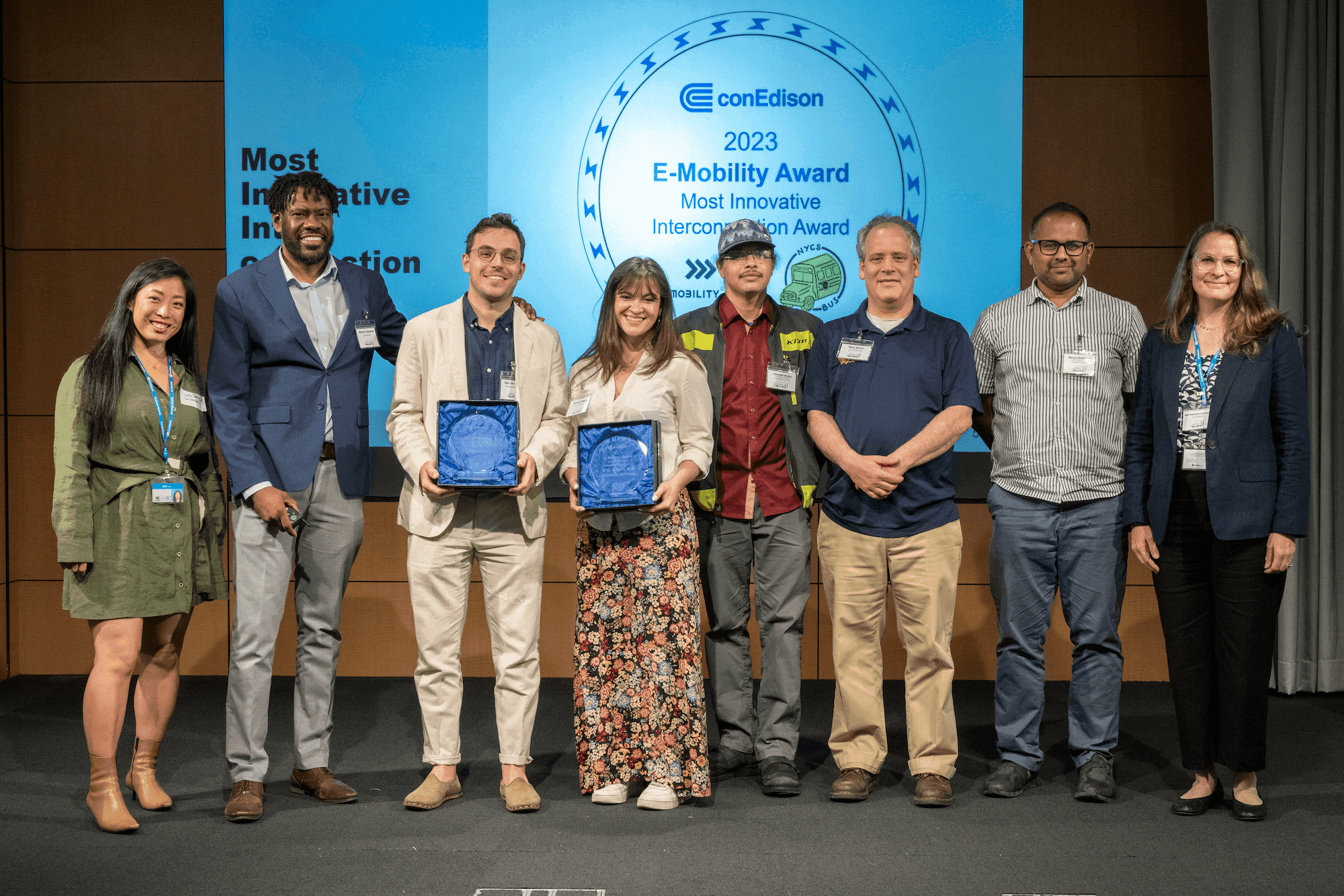 The Mobility House and NYCSBUS accept the "Most Innovative Interconnection Award” from Con Edison