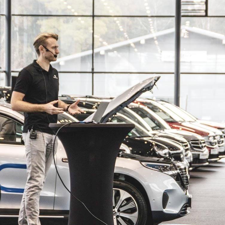 Schulung in einem Autohaus