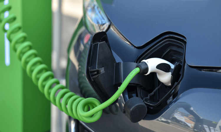 green|connector und The Mobility House bündeln Produktportfolio für Stadtwerke
