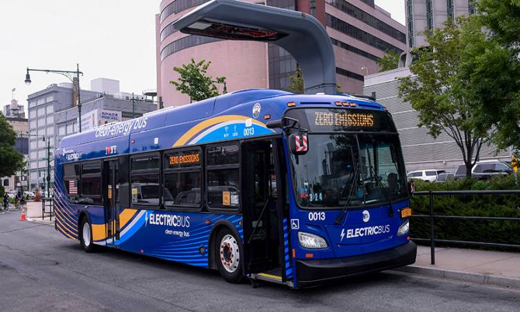New York wählt The Mobility House für das intelligente Laden von Busflotten 