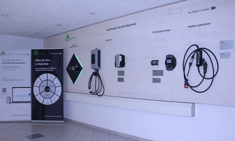 emobil Oberschwaben, Deutschlands erstes reines E-Autohaus, setzt auf The Mobility House als Partner für intelligente Ladelösungen