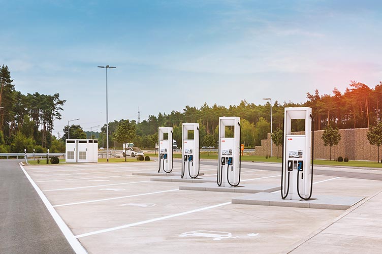 ABB Schnellladestationen an der Autobahn