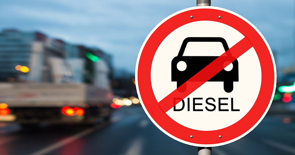 Besser ohne Diesel unterwegs Diesel-Umweltzone: Schild in der Stadt