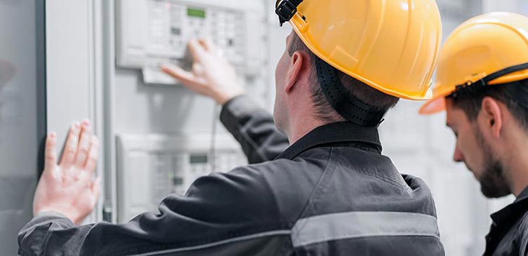 Checking the electrical installation at the site check